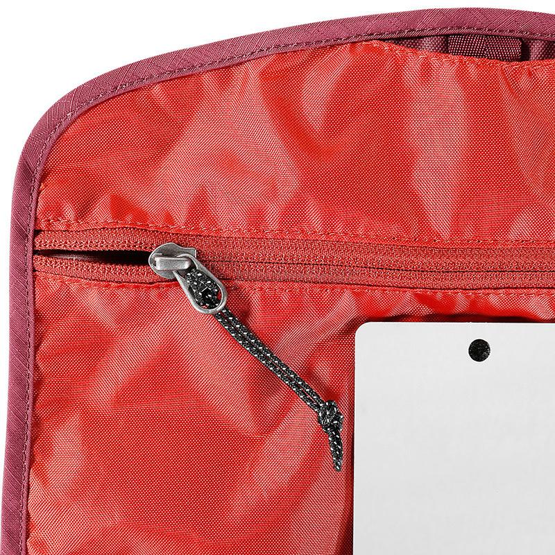 Косметичка Tatonka Small Travelcare Bordeaux Red